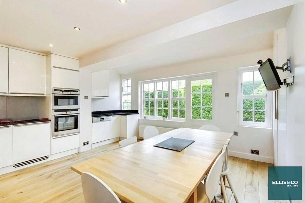 Property photo 2 of 12 Picture No. 10