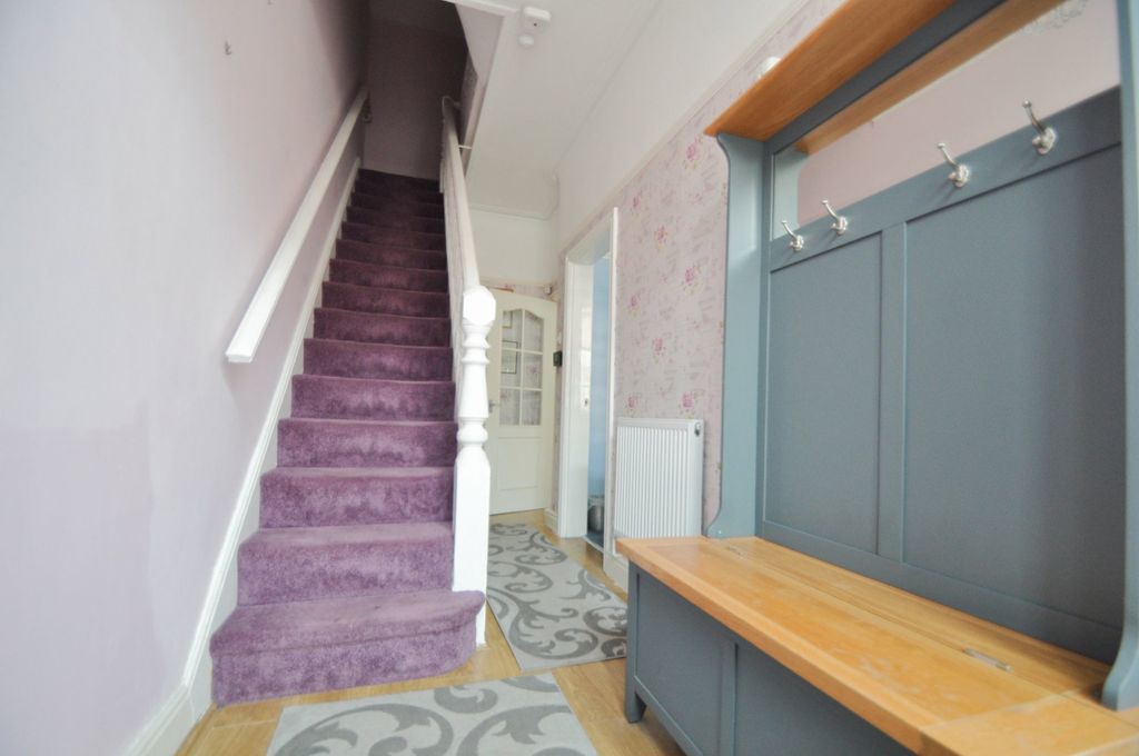Property photo 2 of 40