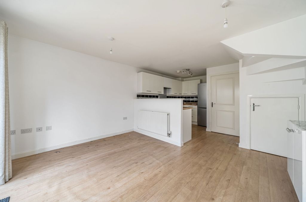 Property photo 3 of 11 Kitchen/Dining Room