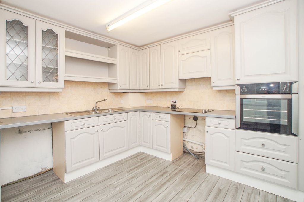 Property photo 2 of 13 Dining Kitchen