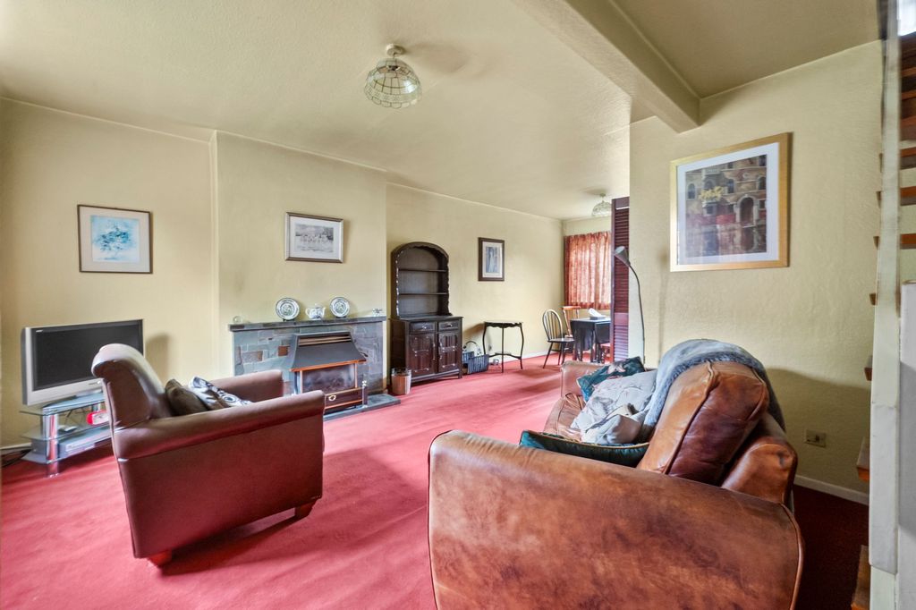 Property photo 2 of 30