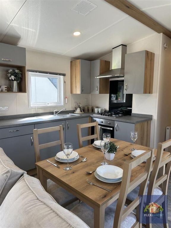 Property photo 2 of 7 4307771