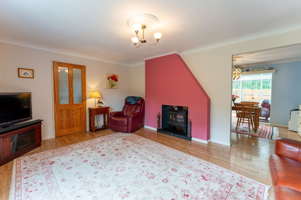Property photo 2 of 23