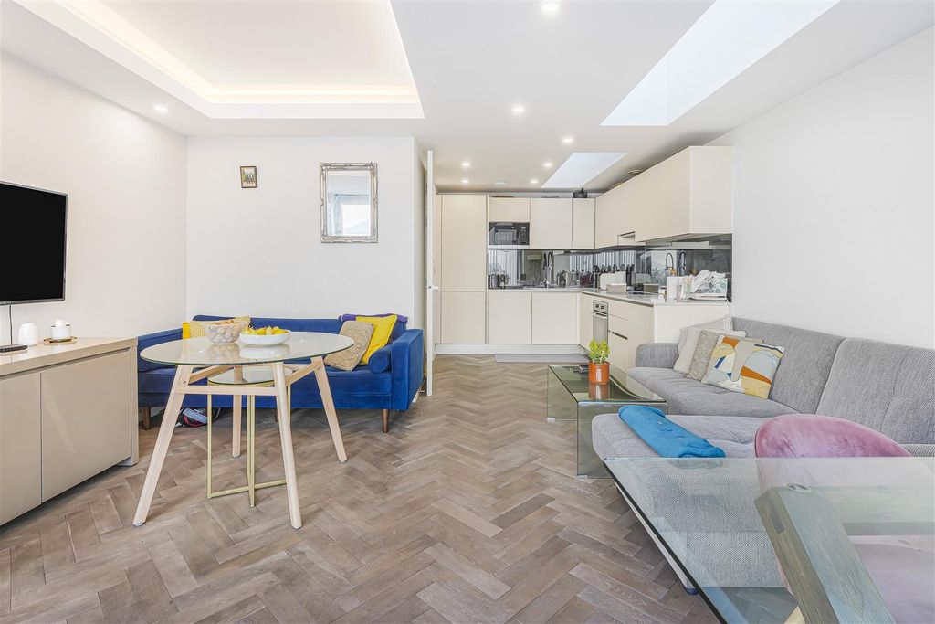 Property photo 3 of 9 Mnh03606.Jpg