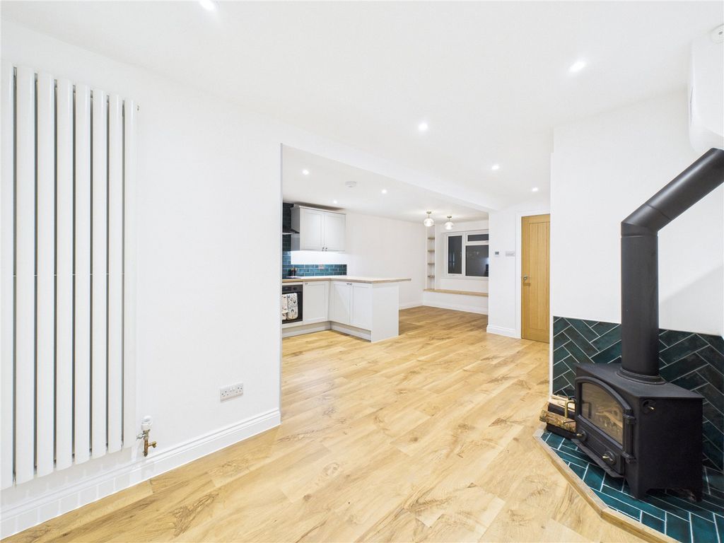 Property photo 1 of 26 Picture No. 09