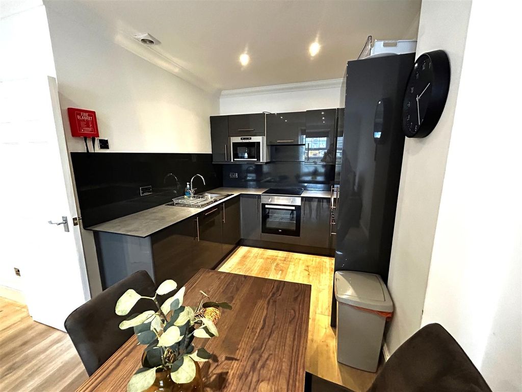 Property photo 1 of 9 Kitchen.Jpg
