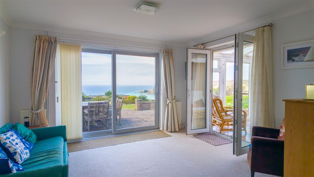 Property photo 3 of 27 12 Trewartha Road, Praa Sands-12.Jpg