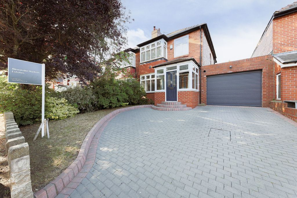 Property photo 1 of 20 External