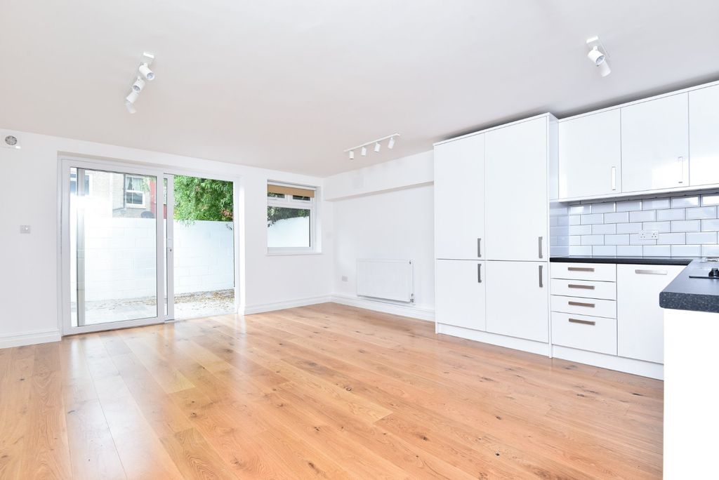 Property photo 1 of 7 Picture No. 09