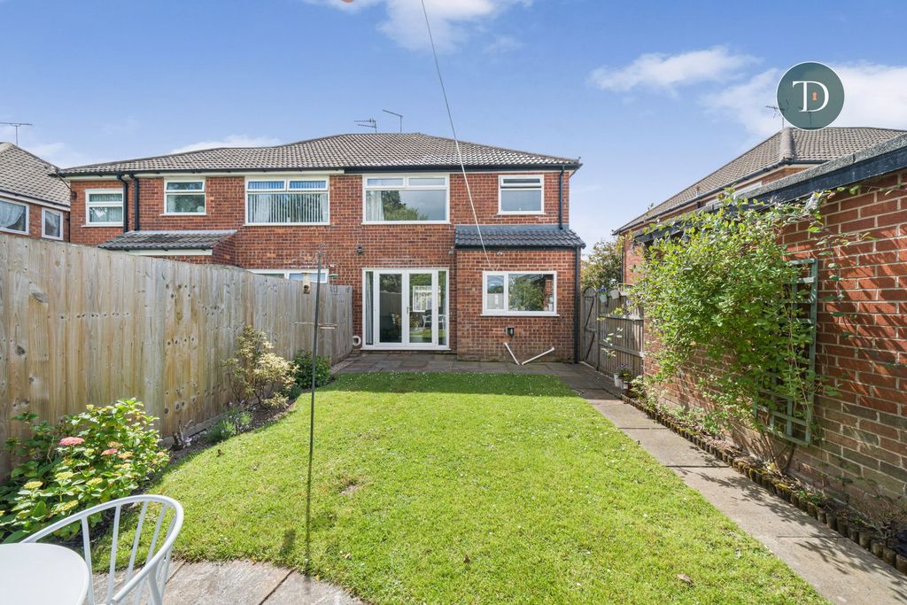 Property photo 2 of 26