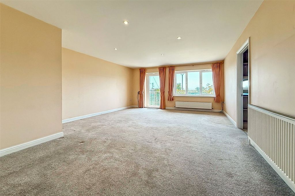 Property photo 3 of 20 Picture No. 11
