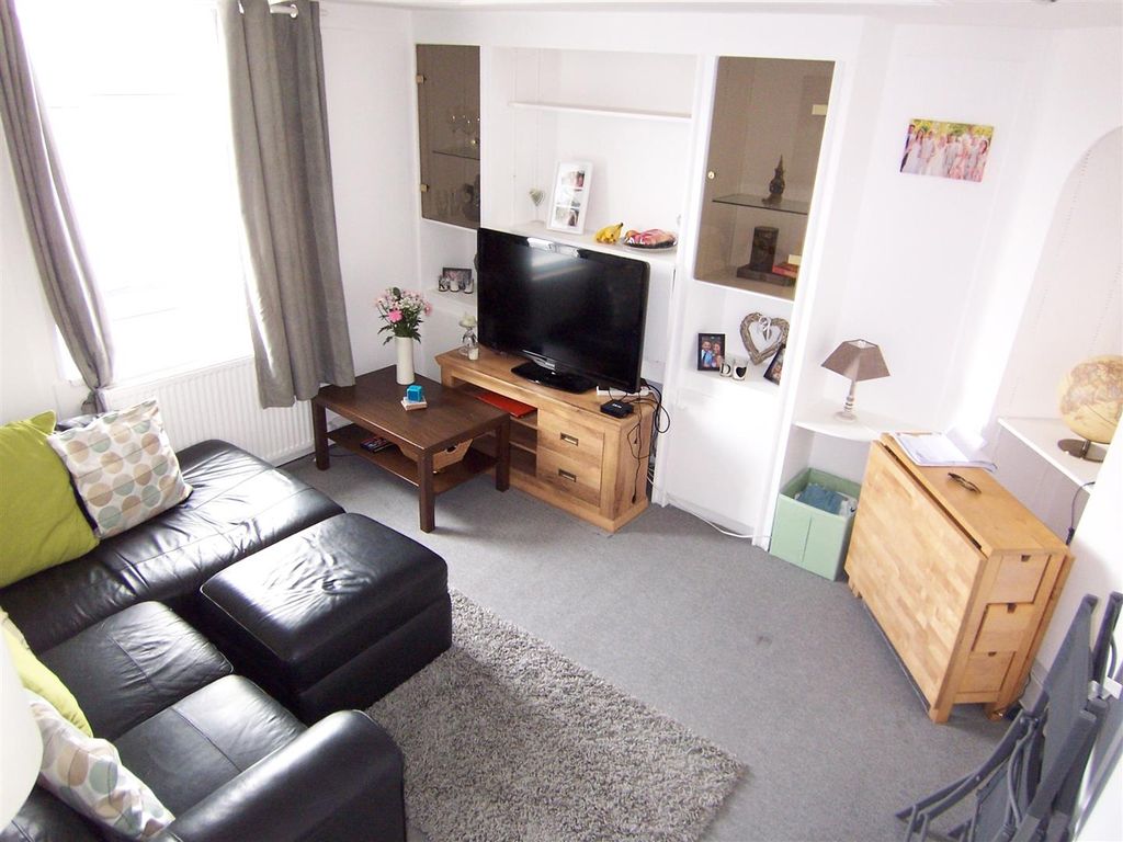 Property photo 3 of 4