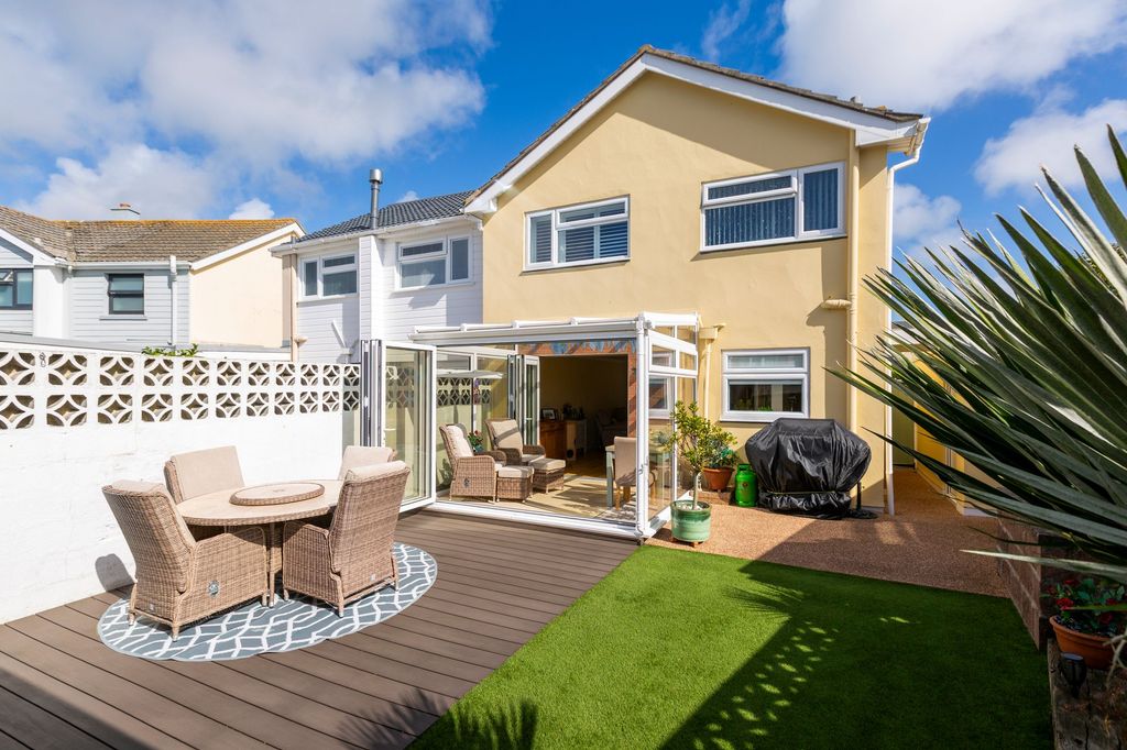 Property photo 1 of 36