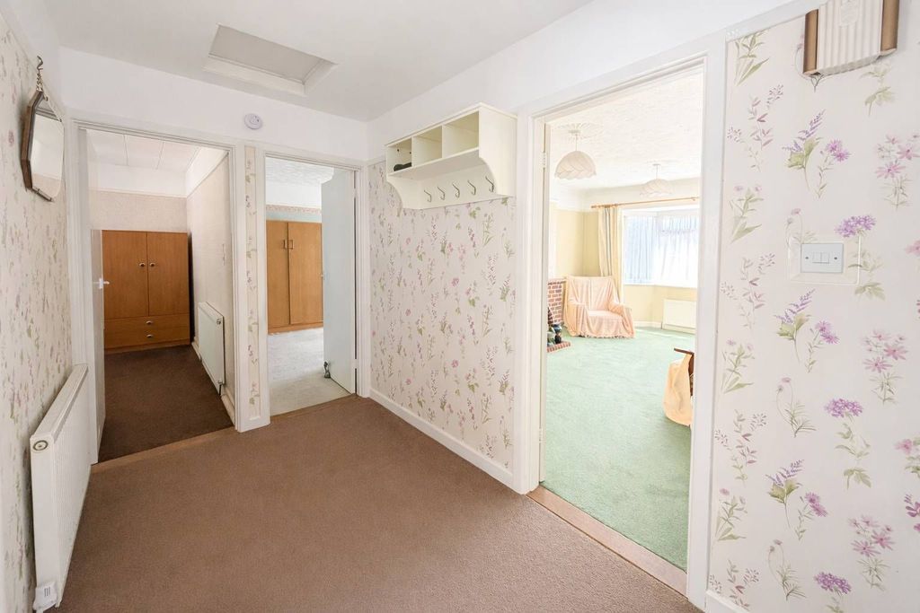 Property photo 2 of 13 Entrance Hall