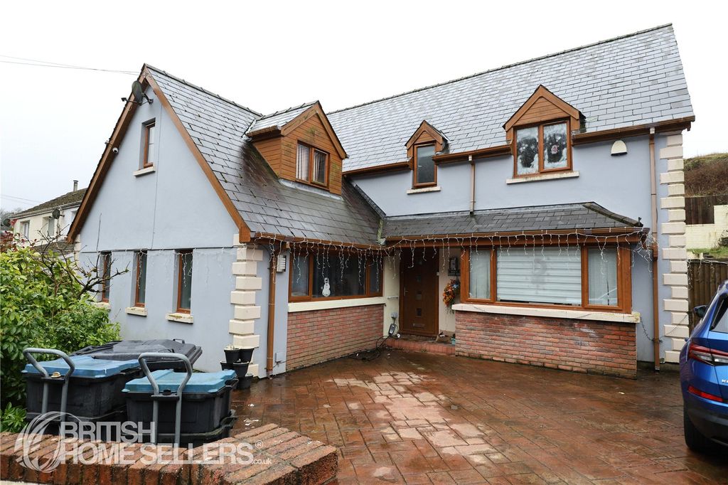 Property photo 1 of 28 Picture No. 02