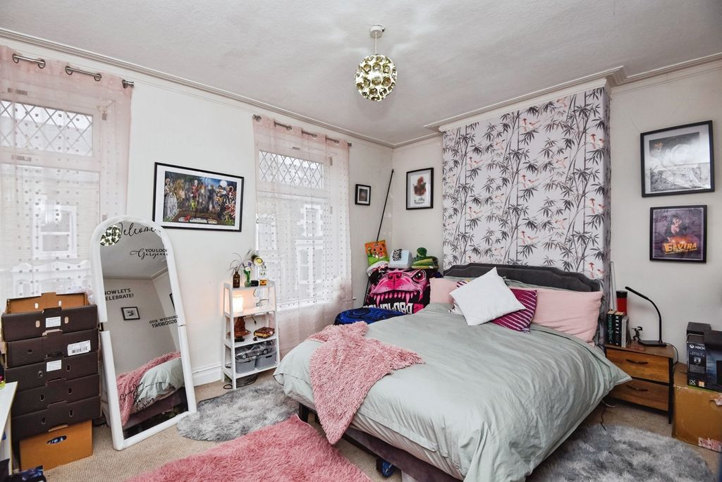 Property photo 3 of 18 Pbox-Img.Jpg