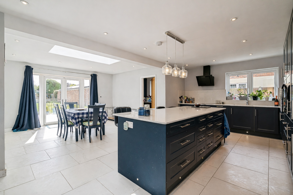 Property photo 1 of 20 Kitchen / Diner