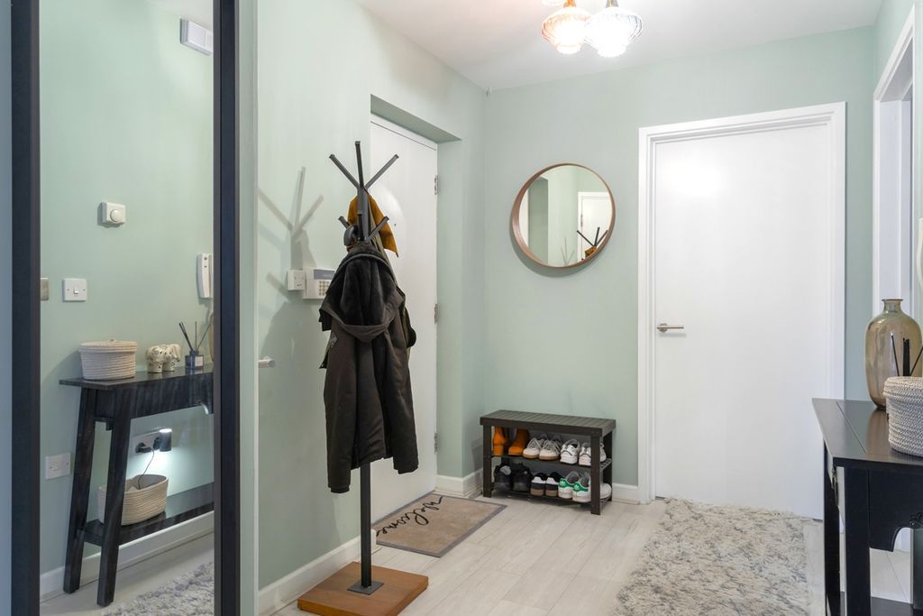 Property photo 3 of 16 Hallway