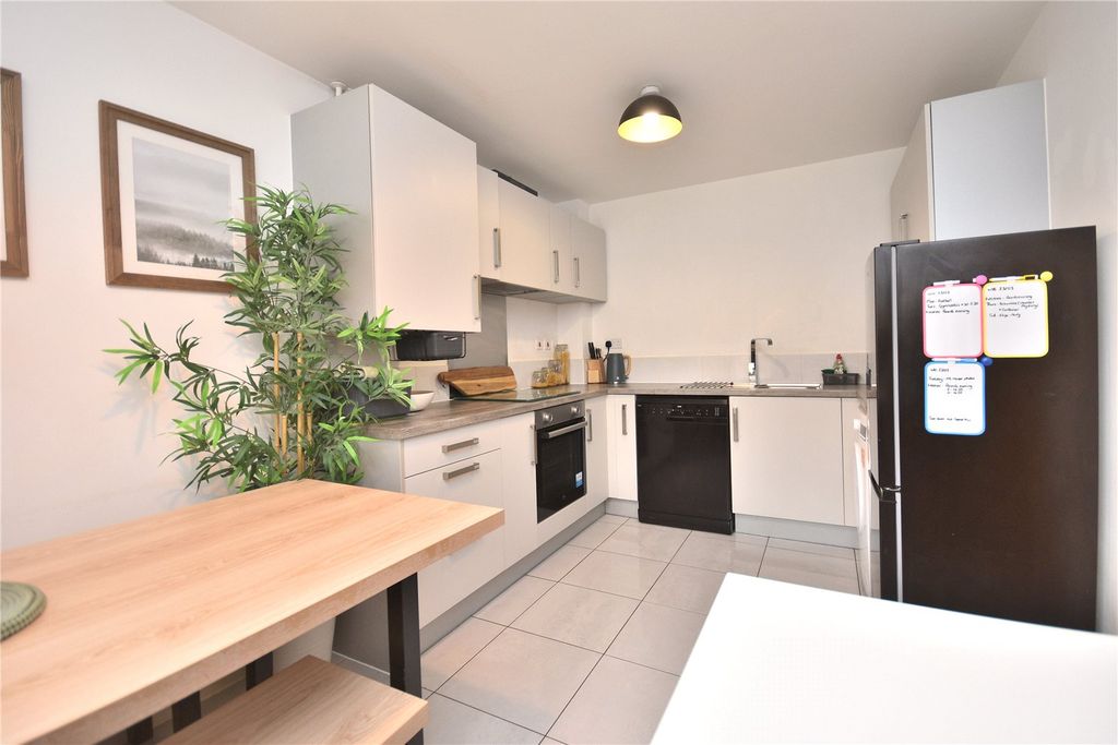 Property photo 3 of 19 Picture No. 98