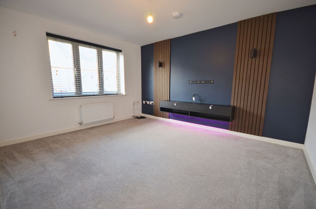 Property photo 3 of 23