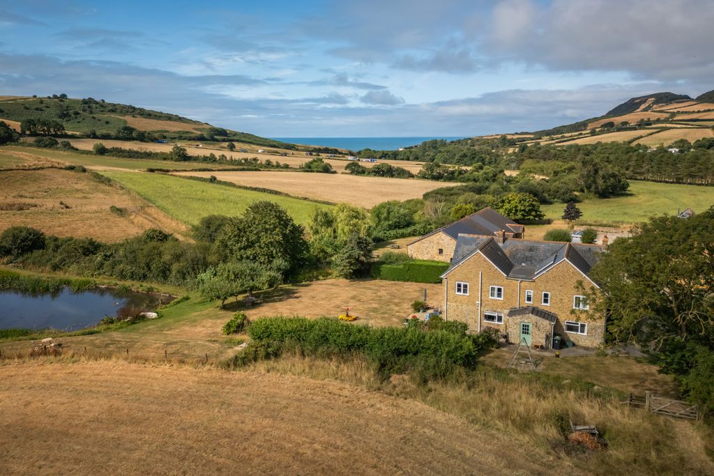 Property photo 2 of 23 Willowhayne Farm