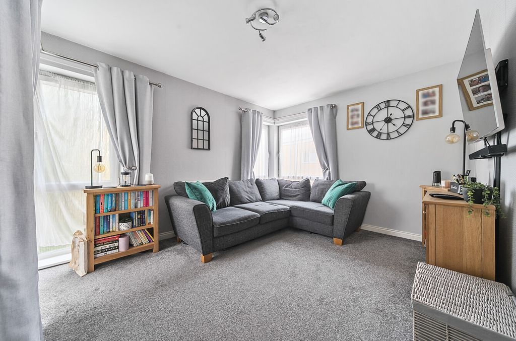 Property photo 2 of 9