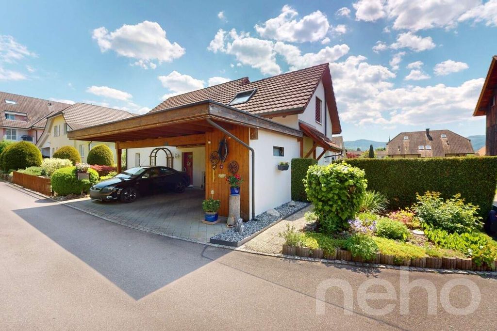Property photo 1 of 13