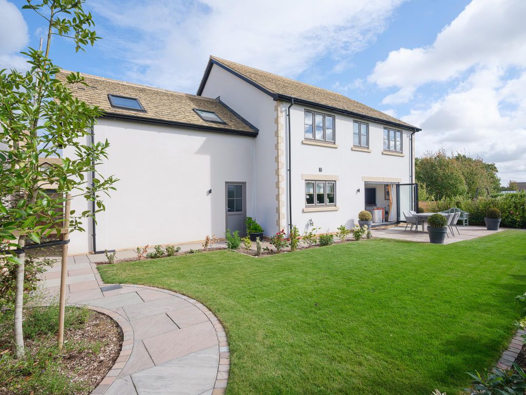 Property photo 2 of 23 Image