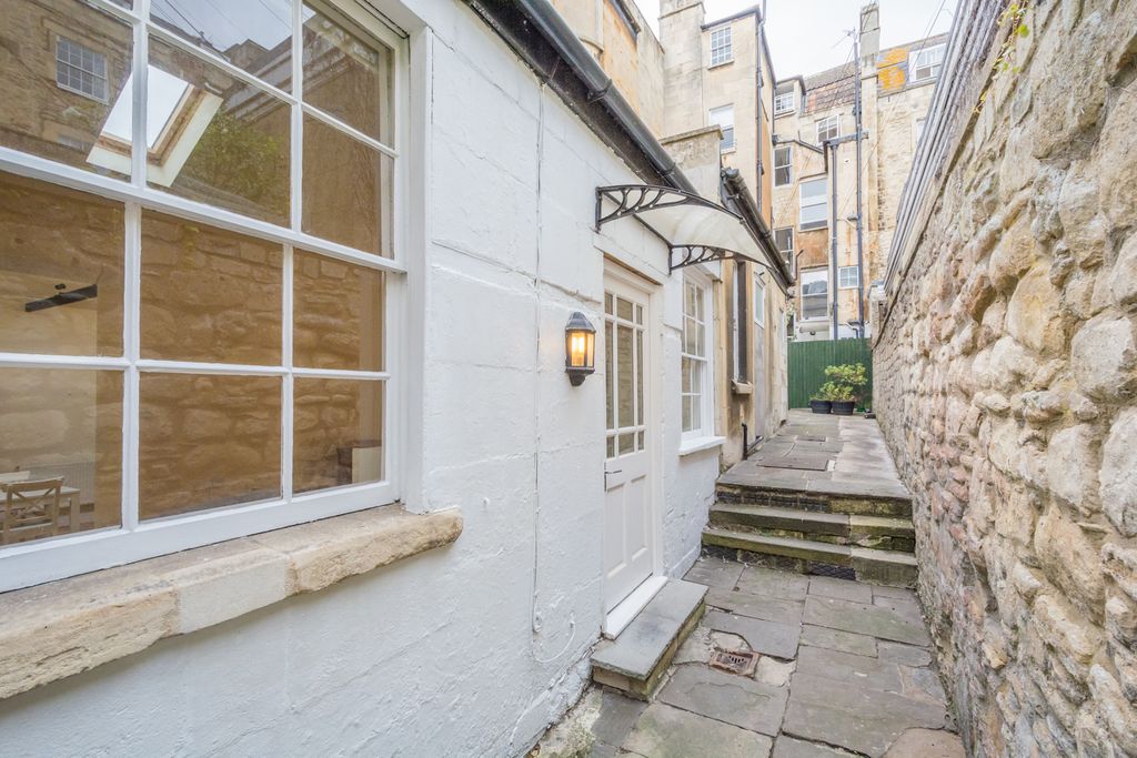 Property photo 1 of 14 9 Barton Buildings New -1