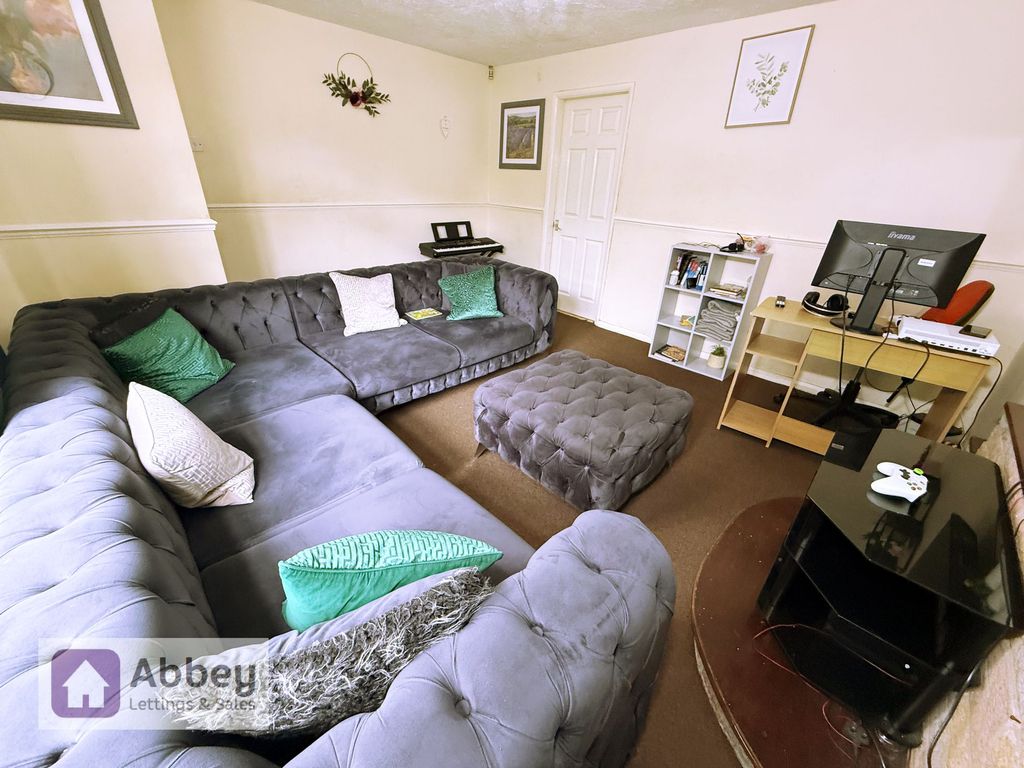 Property photo 3 of 15 Lounge