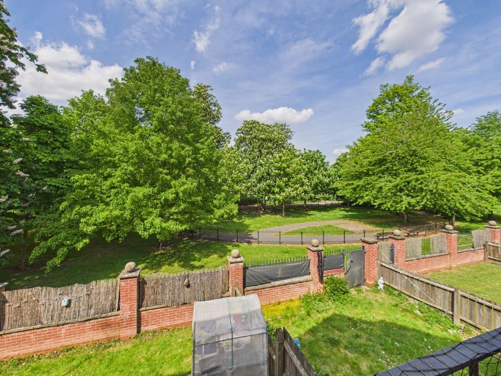 Property photo 3 of 11