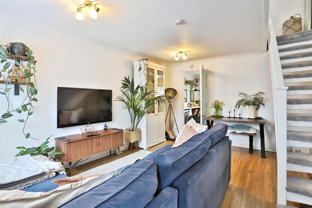Property photo 3 of 20 Pbox-Img.Jpg