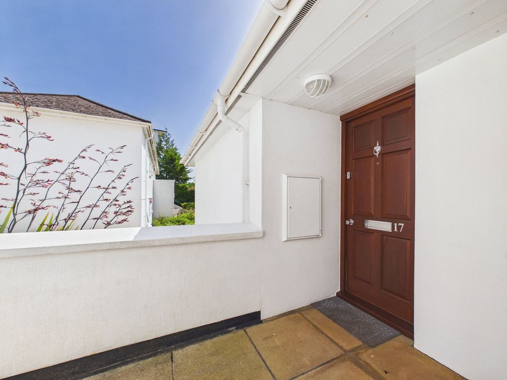 Property photo 2 of 18