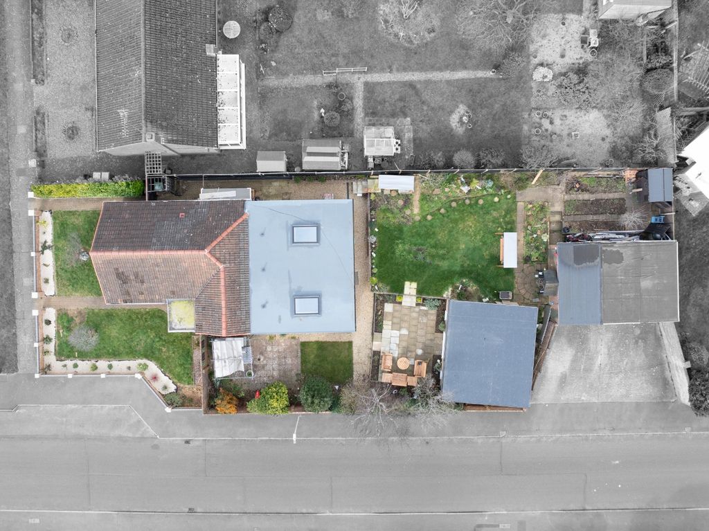 Property photo 2 of 15 4929432