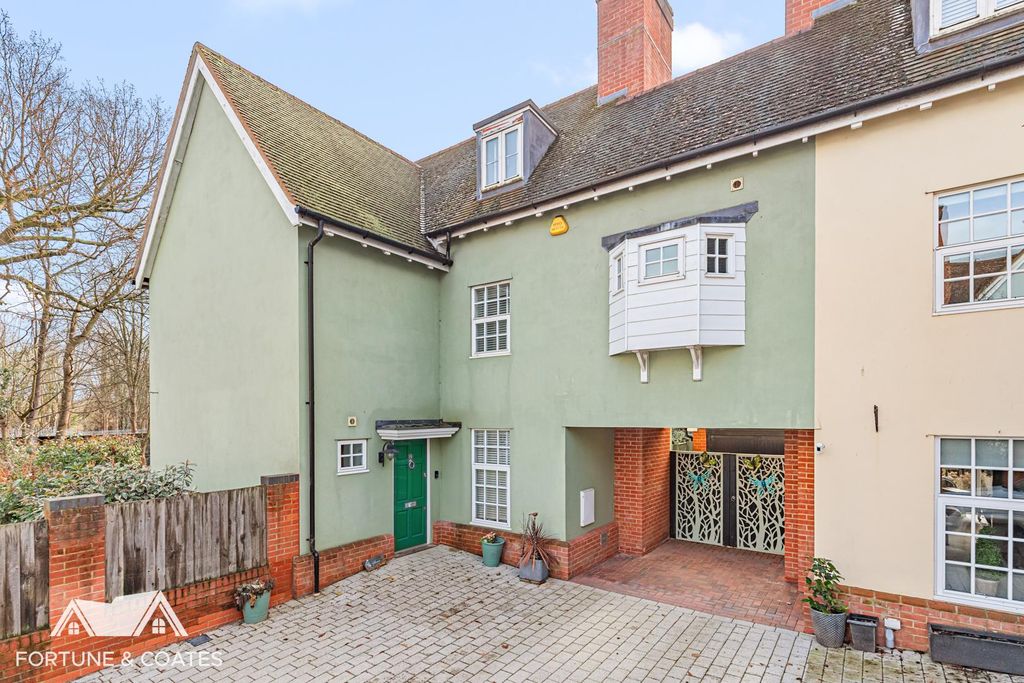 Property photo 1 of 26 Mulberrygardens_3.Jpg