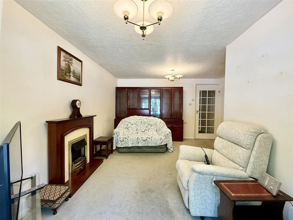 Property photo 3 of 11 3