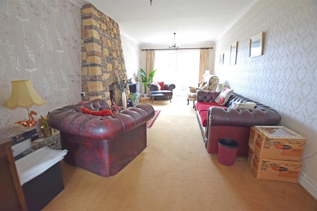 Property photo 2 of 14 Lounge.Jpg