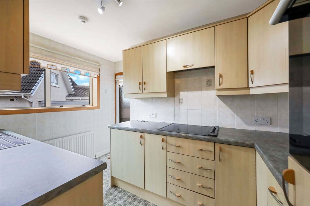 Property photo 3 of 14 Kitchen