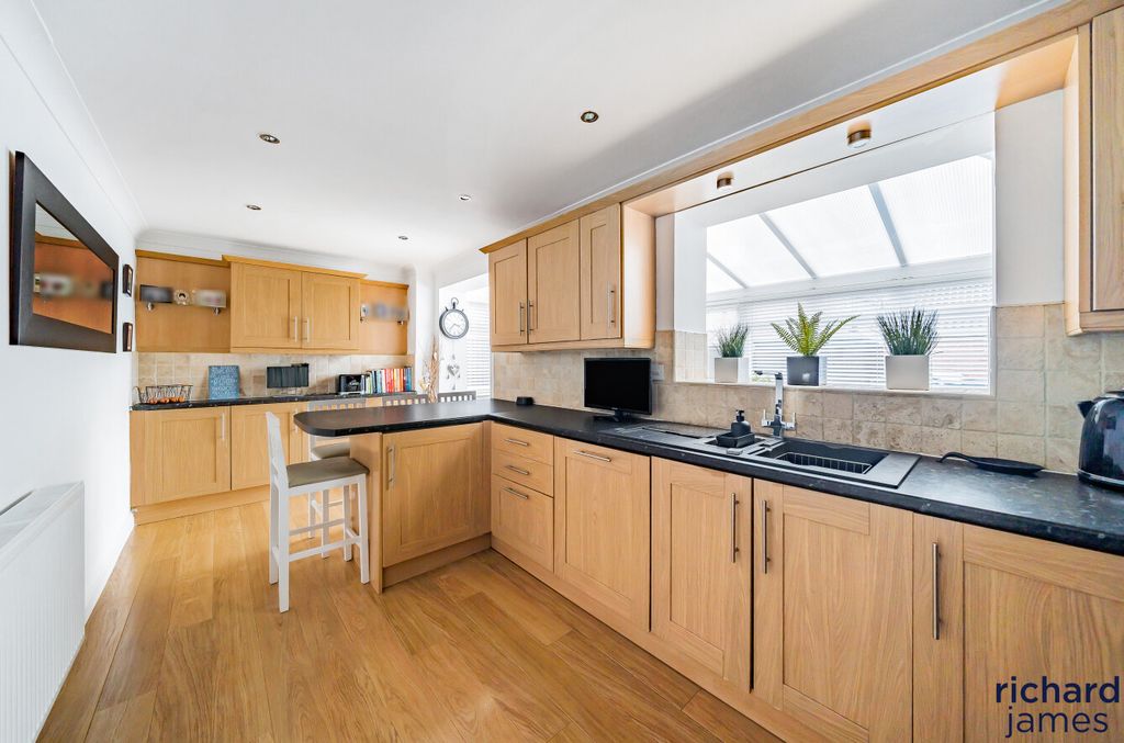 Property photo 3 of 21 d78Dd0Bc-856A-4Ef...