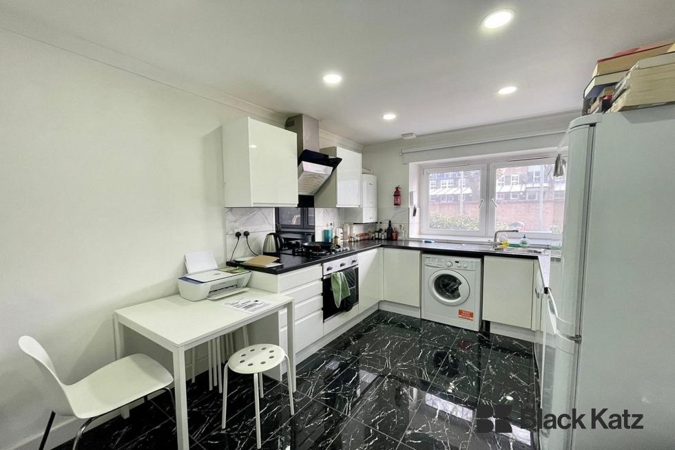 Property photo 1 of 5