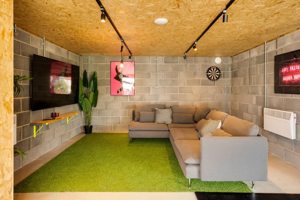 Property photo 3 of 21 3.Jpg