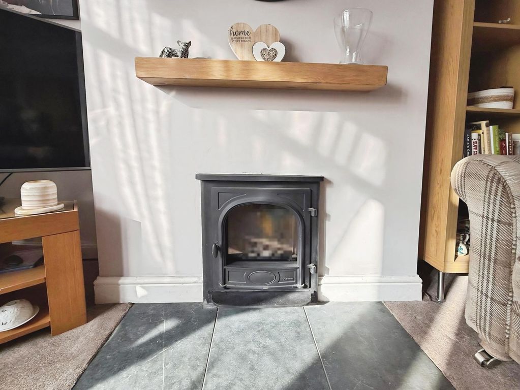 Property photo 3 of 16 Fireplace