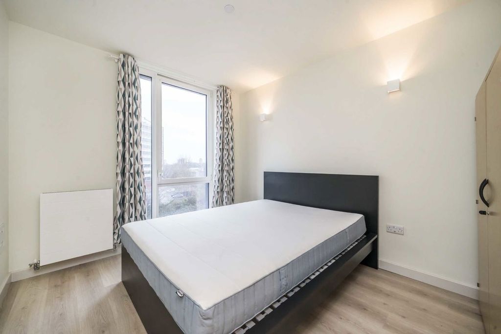 Property photo 3 of 5