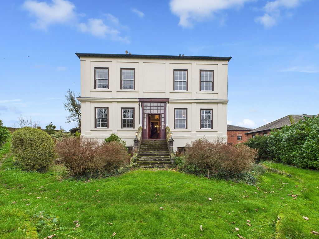 Property photo 1 of 42