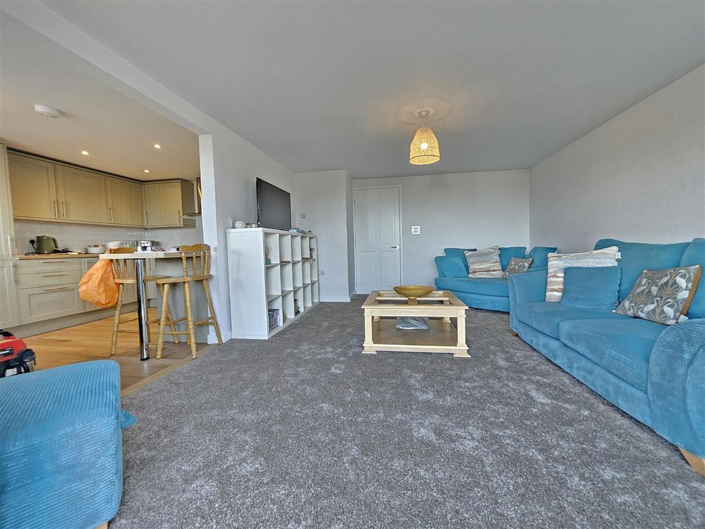 Property photo 3 of 14 Living Room