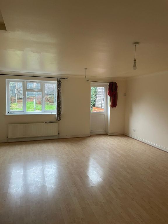 Property photo 2 of 11 Living Room