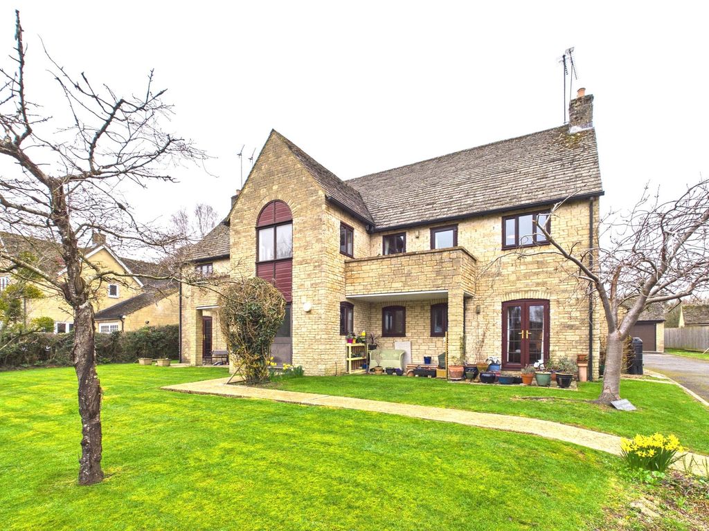 Property photo 1 of 11