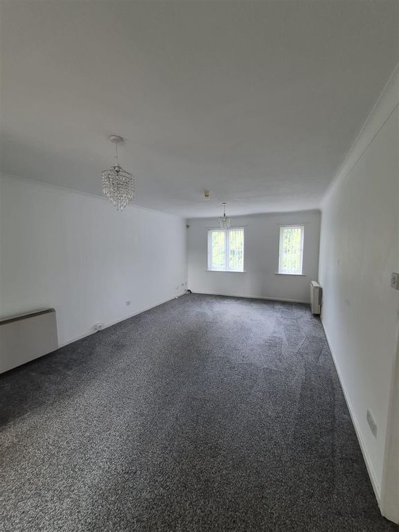 Property photo 2 of 8 1000109716.Jpg