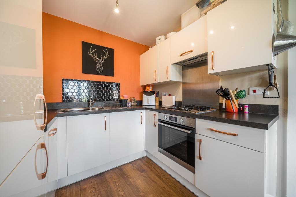 Property photo 3 of 21 Kitchen