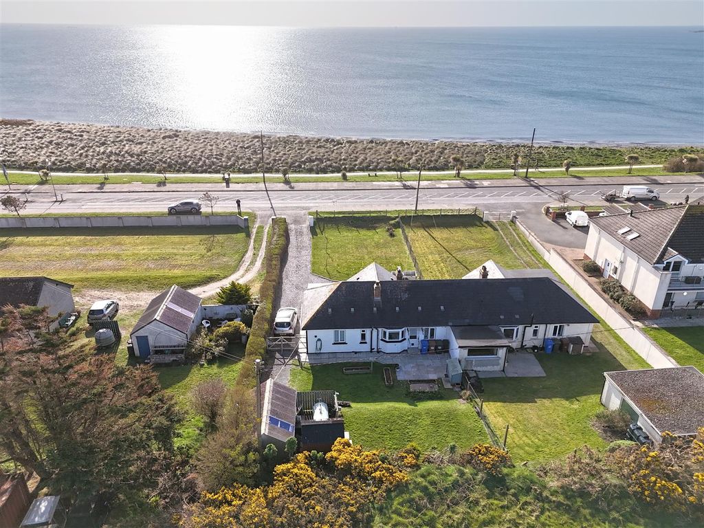 Property photo 3 of 17 Outside